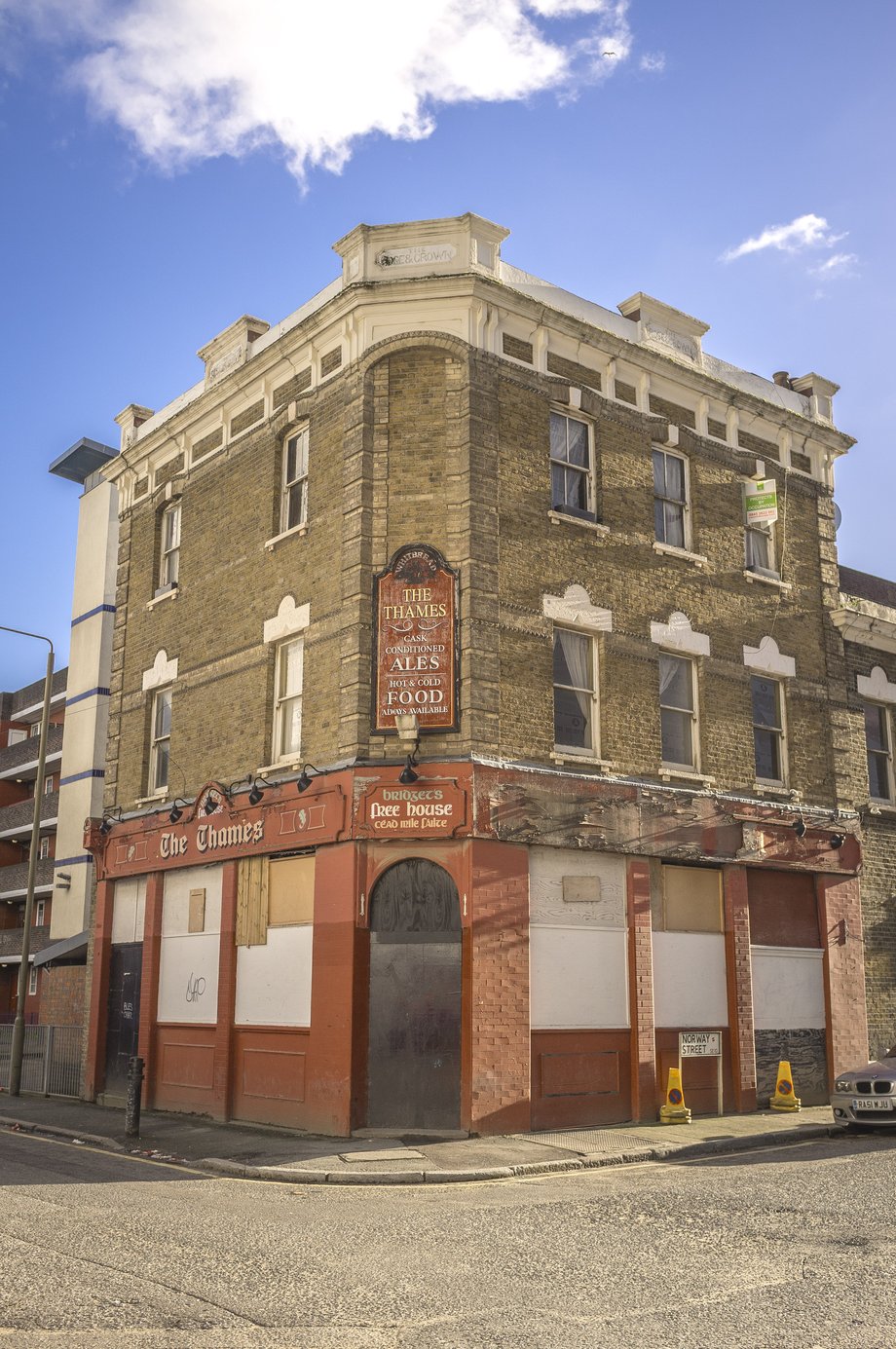 boarded up london pub
