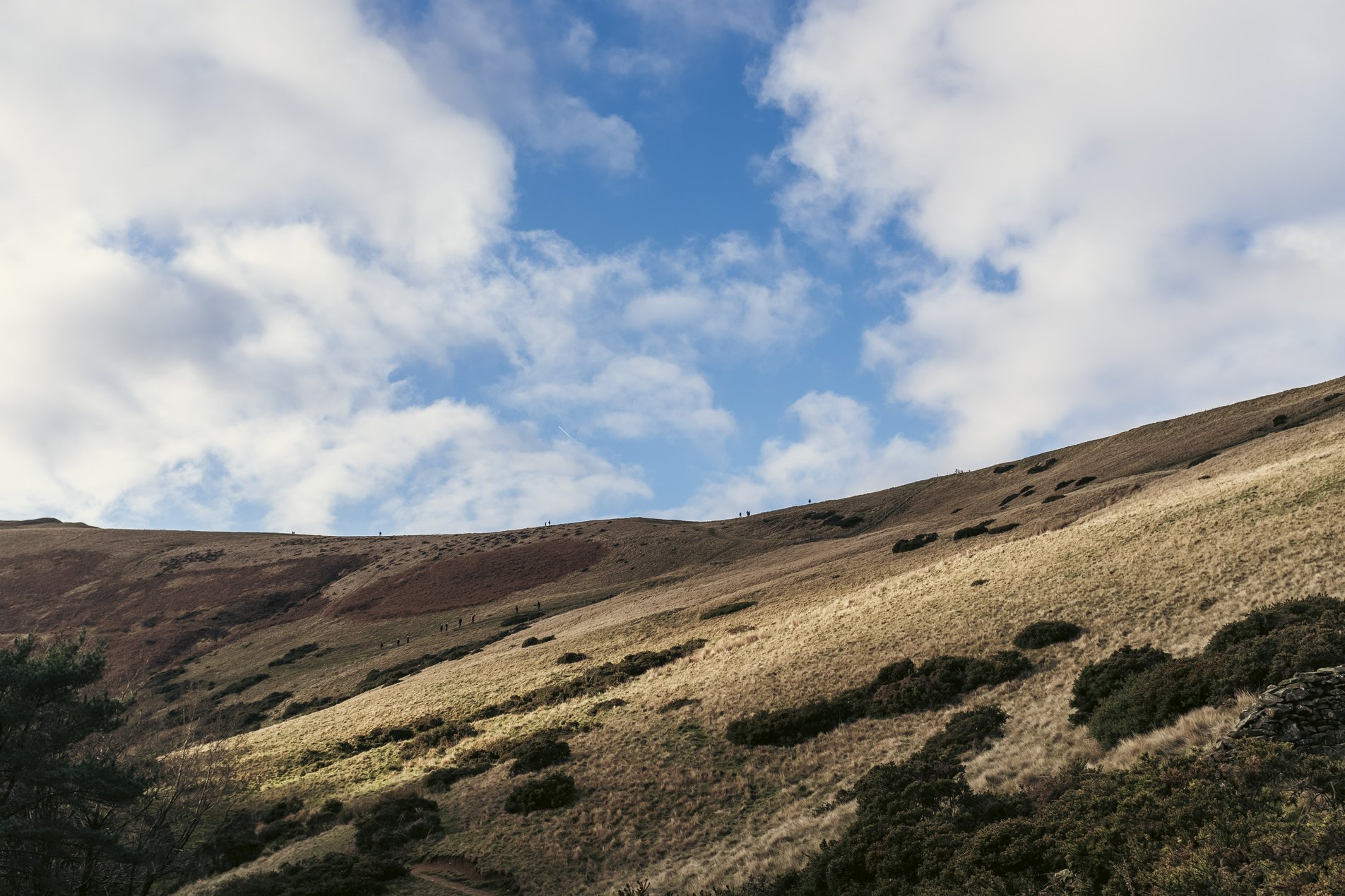 mountain views from hike to mam tor in the peak district