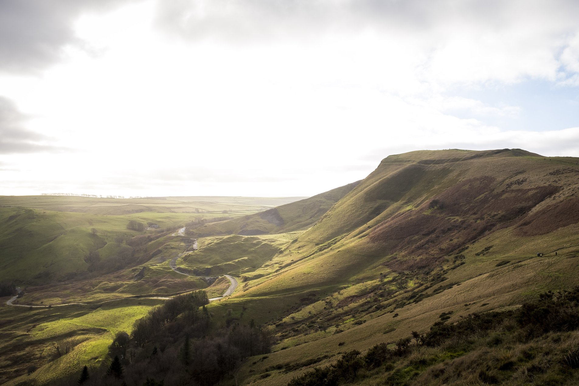 mountain views from hike to mam tor in the peak district