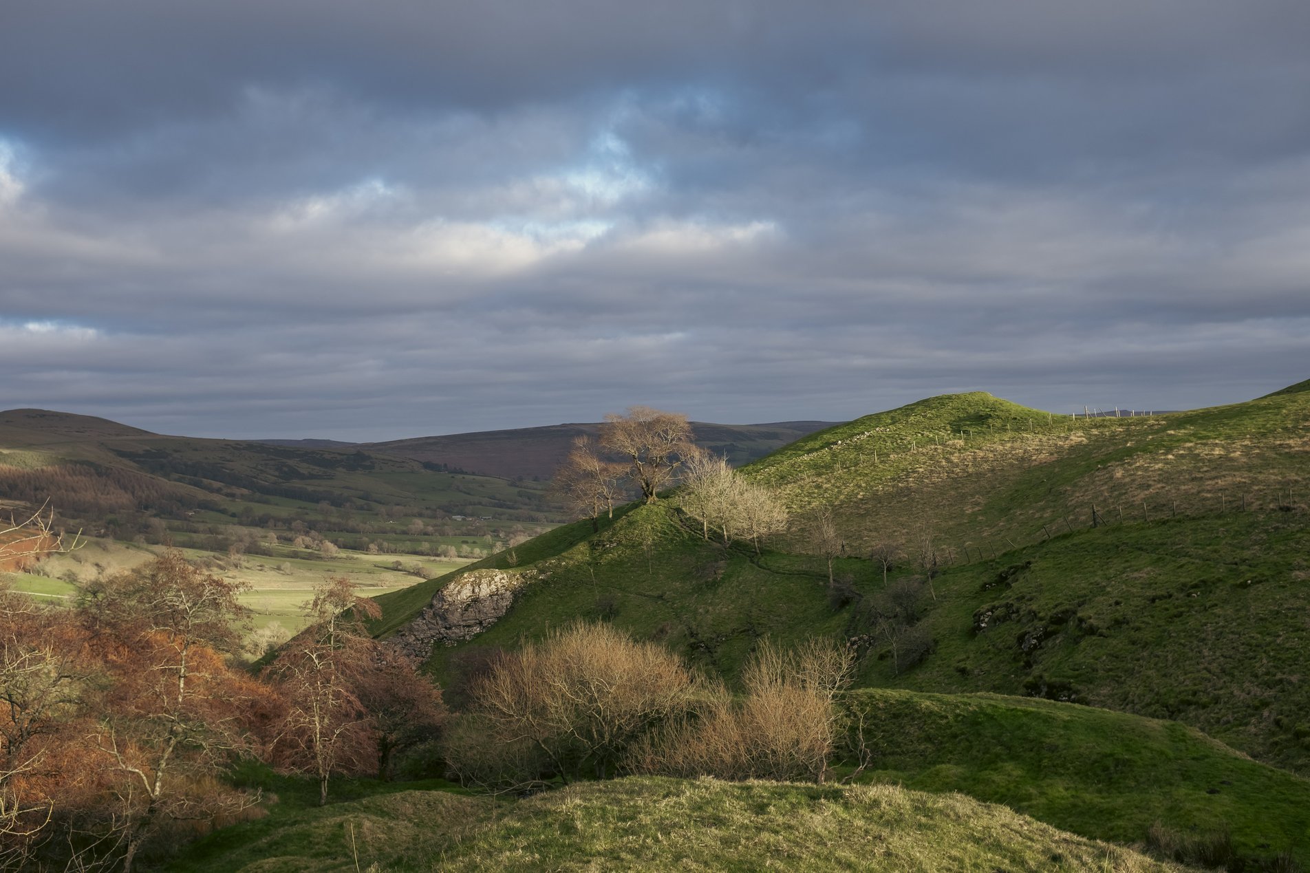 mountain views from hike to mam tor in the peak district